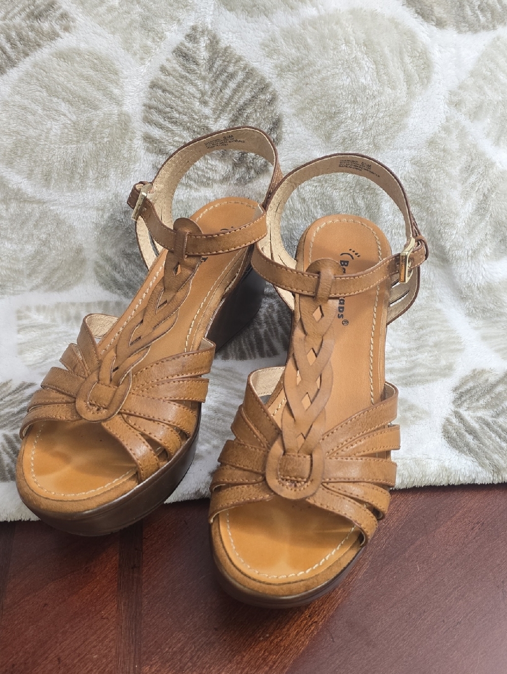 BareTraps Diamond Style Tan Braided T-Strap Wedge Sandals, 8.5M, NWOB